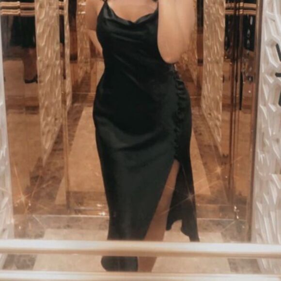 ✨ Satin Covered Button Split Thigh Cami Dress✨ - Picture 6 of 7